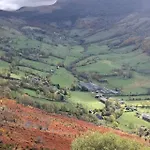 De Montagne Avec Cheminée * Saint-Paul-de-Salers