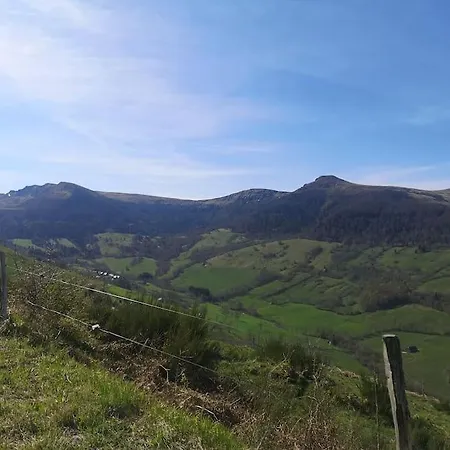 De Montagne Avec Cheminee Saint-Paul-de-Salers