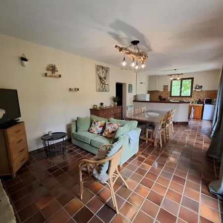 De Montagne Avec Cheminee