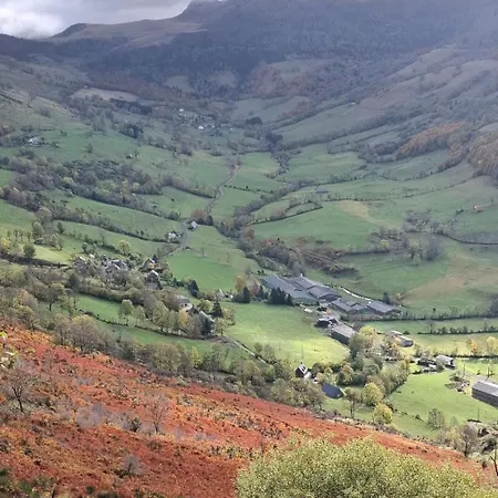 De Montagne Avec Cheminee بيت للعطل