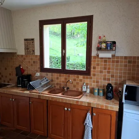 De Montagne Avec Cheminee بيت للعطل Saint-Paul-de-Salers