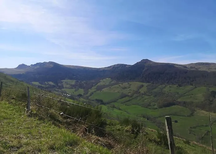 De Montagne Avec Cheminee Saint-Paul-de-Salers