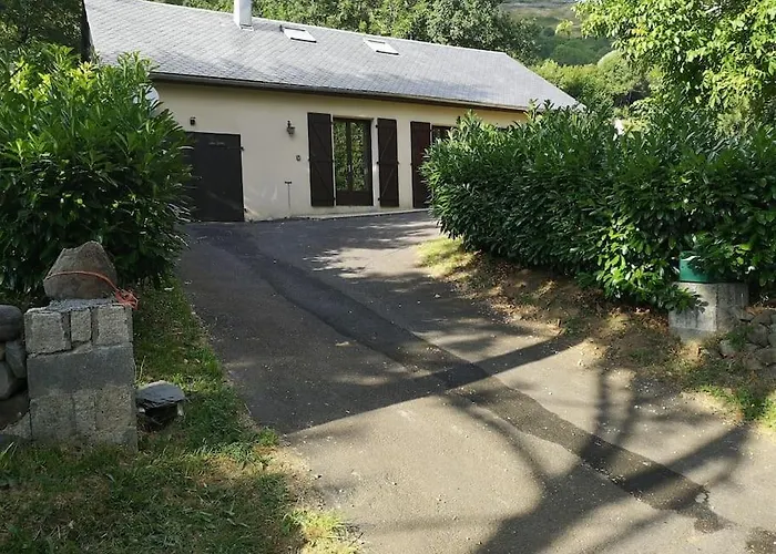 De Montagne Avec Cheminee Holiday home Saint-Paul-de-Salers