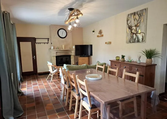 De Montagne Avec Cheminee Holiday home Saint-Paul-de-Salers